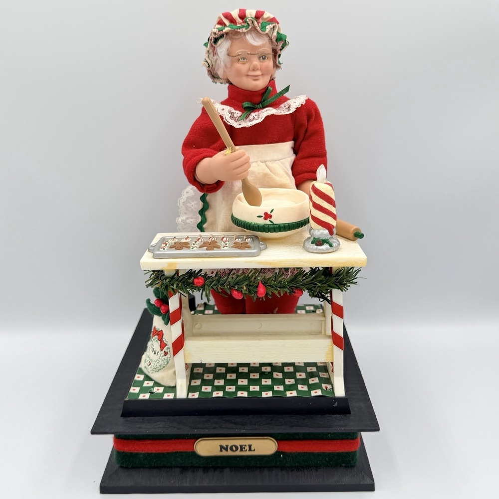 VTG 1993 Holiday Creations Noel Mrs Claus Baking Cookies Musical Lights VIDEO